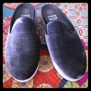 Fit Flop 11M Grey Velvet Mules